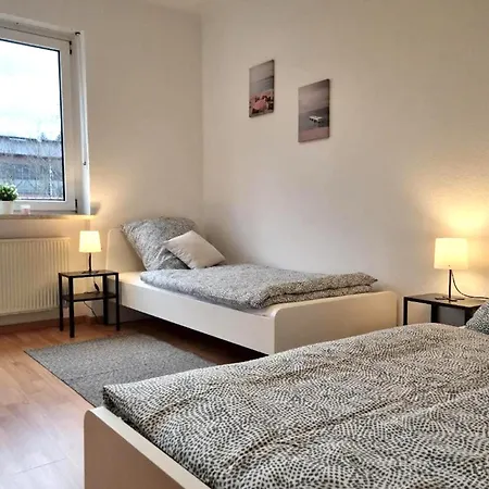 Moebliertes 2 Mit Wifi Apartmán *